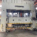 南通锻压1600吨，台面2.2米4.5米，开口2.1米，滑块行.