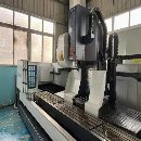 同款两台铸件床身普拉迪数控科技4500型材机工作台：45.