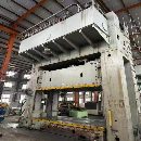 沈阳工厂2台南通框架液压机一台1600吨，有效台面2.5x4.